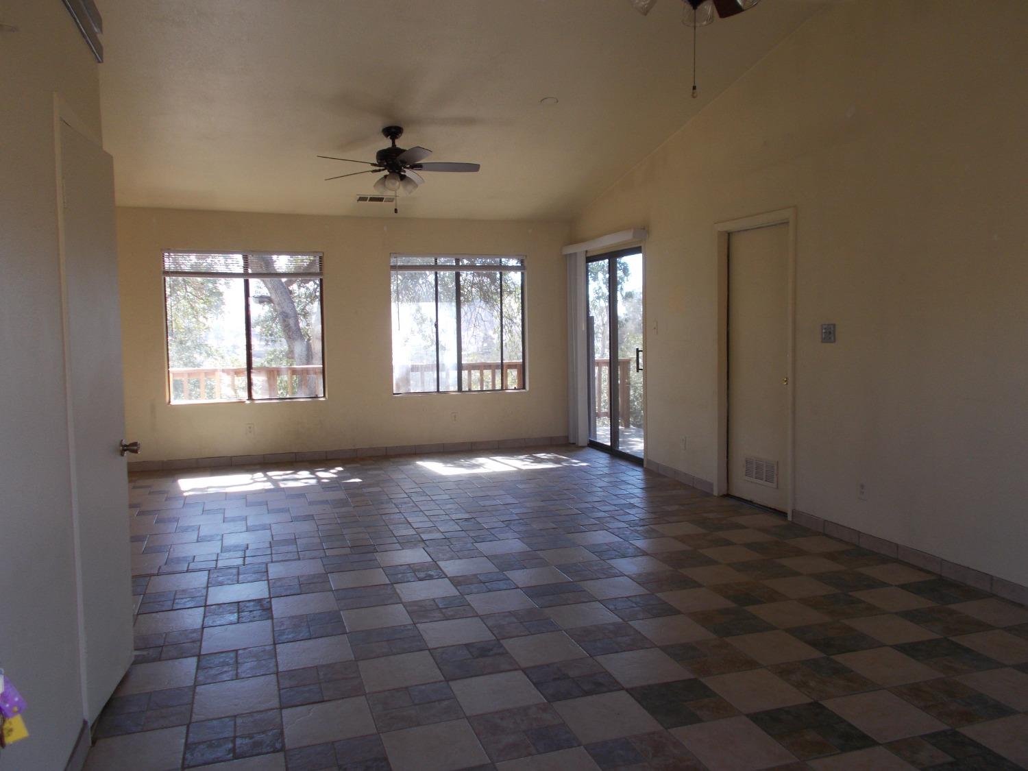 35739 Mistletoe Road Squaw Valley, CA 93675 - Photo 2 of 24 Gallery Image 2