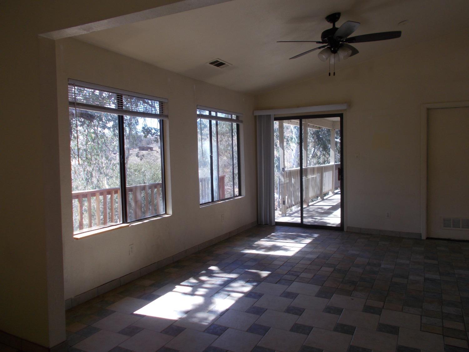 35739 Mistletoe Road Squaw Valley, CA 93675 - Photo 5 of 24 Gallery Image 5
