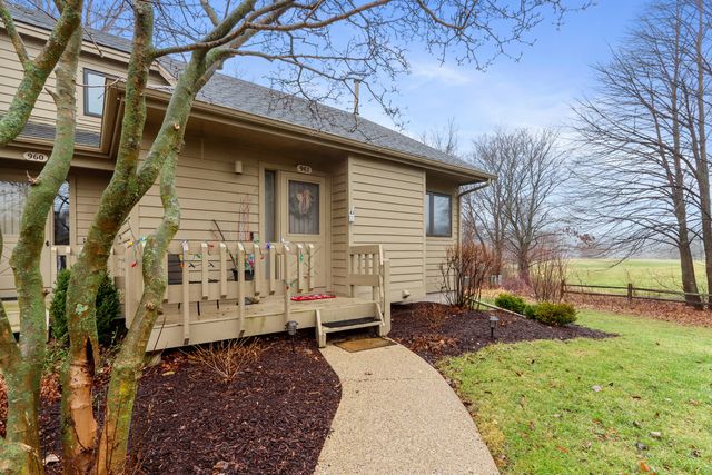 961 Duck Pond Road, Fontana, WI 53125