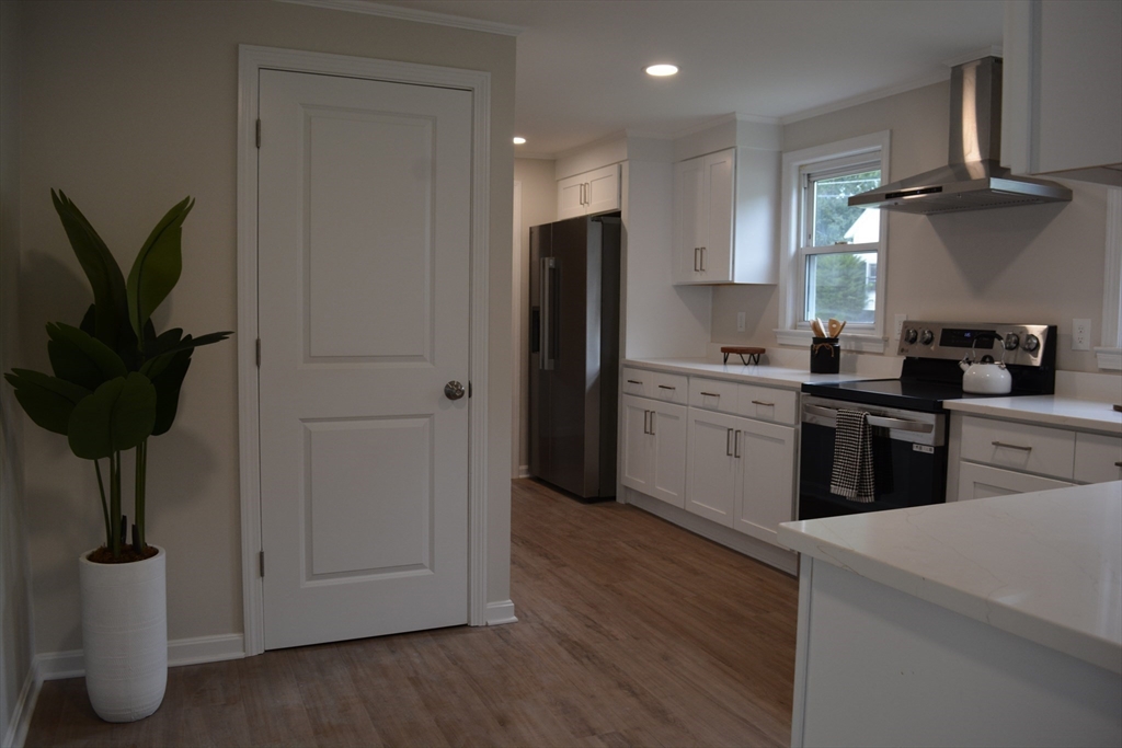 69 Lancaster Avenue West Springfield, MA 01089 - Photo 17 of 42