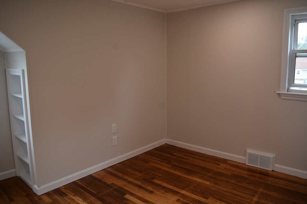 69 Lancaster Avenue West Springfield, MA 01089 - Photo 23 of 42