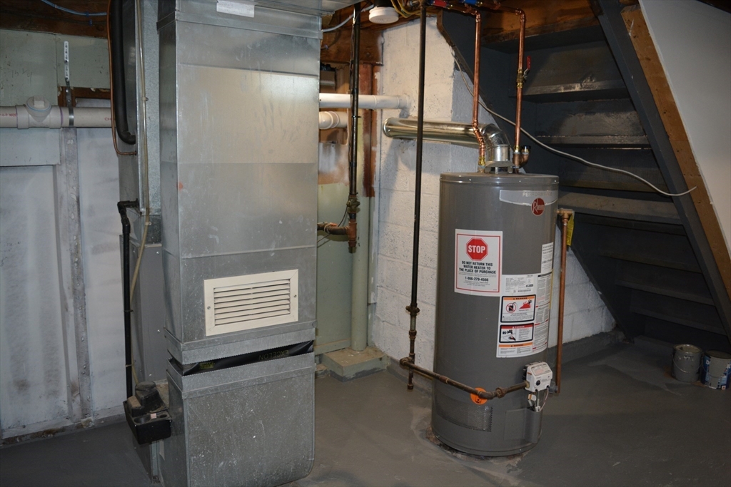 69 Lancaster Avenue West Springfield, MA 01089 - Photo 34 of 42