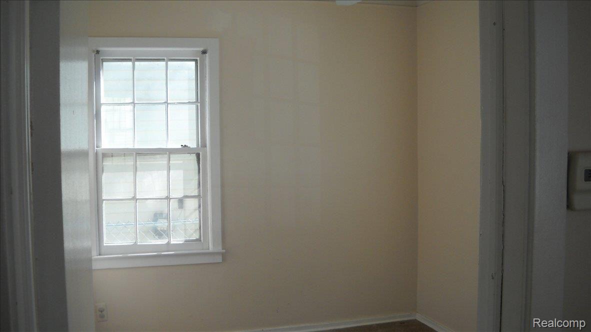 47164 Woodall Road Utica, MI 48317 - Photo 2 of 7 Woodall 47164 001