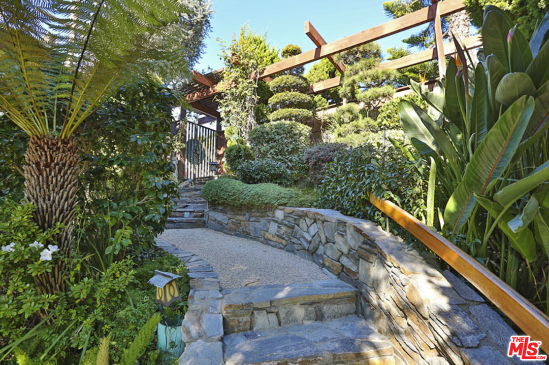 24958 Malibu Road Malibu, CA 90265 - Photo 45 of 50 a view of a with large tree