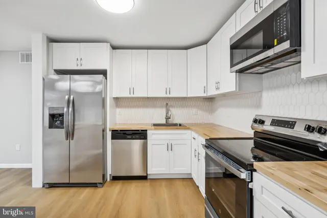 $2,400 | 31 Acorn Court, Sicklerville, NJ 08081