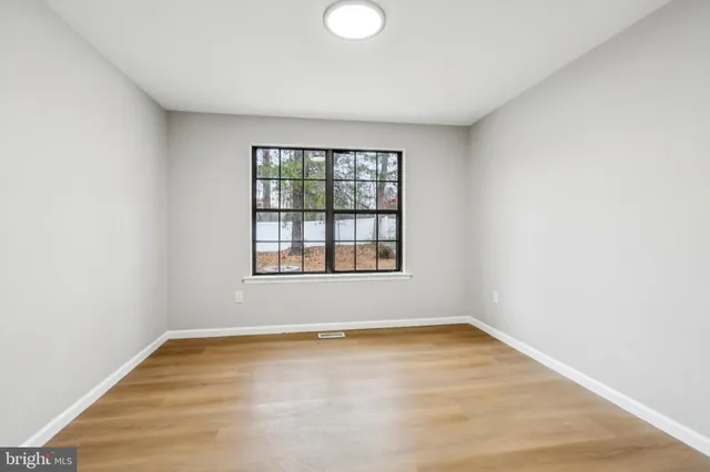 $2,400 | 31 Acorn Court, Sicklerville, NJ 08081