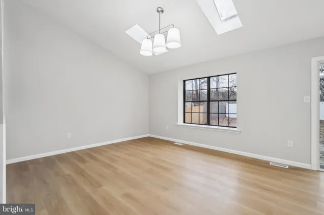 $2,400 | 31 Acorn Court, Sicklerville, NJ 08081