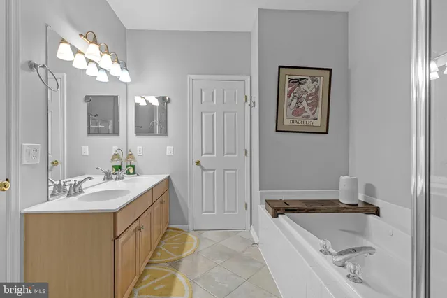 $2,550 | 21855 Locomotive Terrace, Unit 302, Sterling, VA 20166