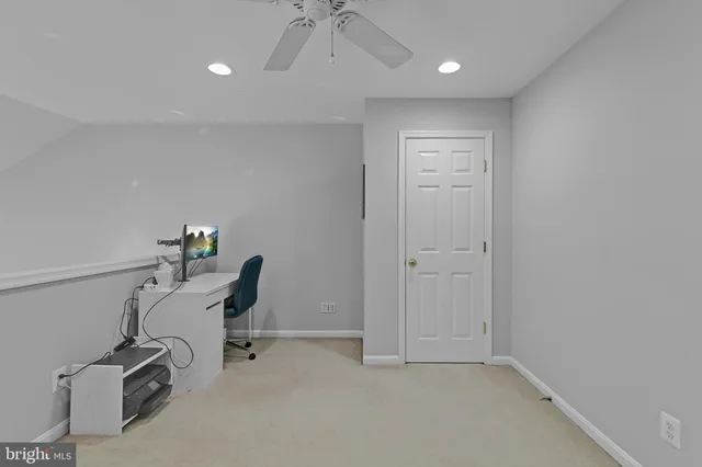 $2,550 | 21855 Locomotive Terrace, Unit 302, Sterling, VA 20166