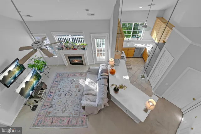 $2,550 | 21855 Locomotive Terrace, Unit 302, Sterling, VA 20166