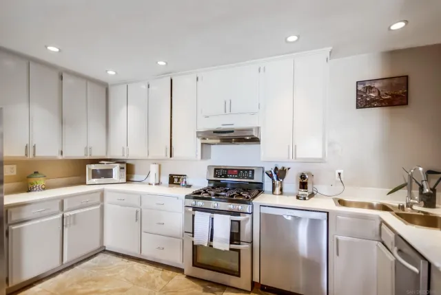 $4,195 | 356 Playa Del Norte Street, La Jolla, CA 92037