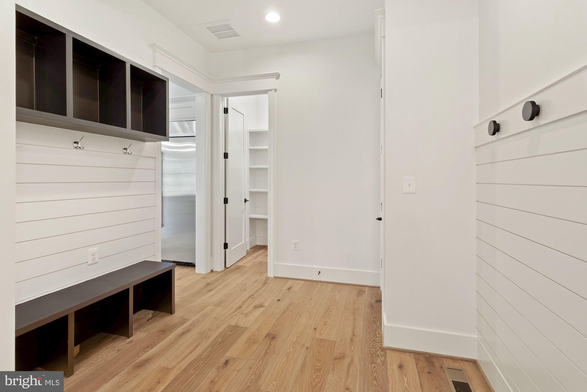 505 Ridge Road Southwest Vienna, VA 22180 - Photo 18 of 44