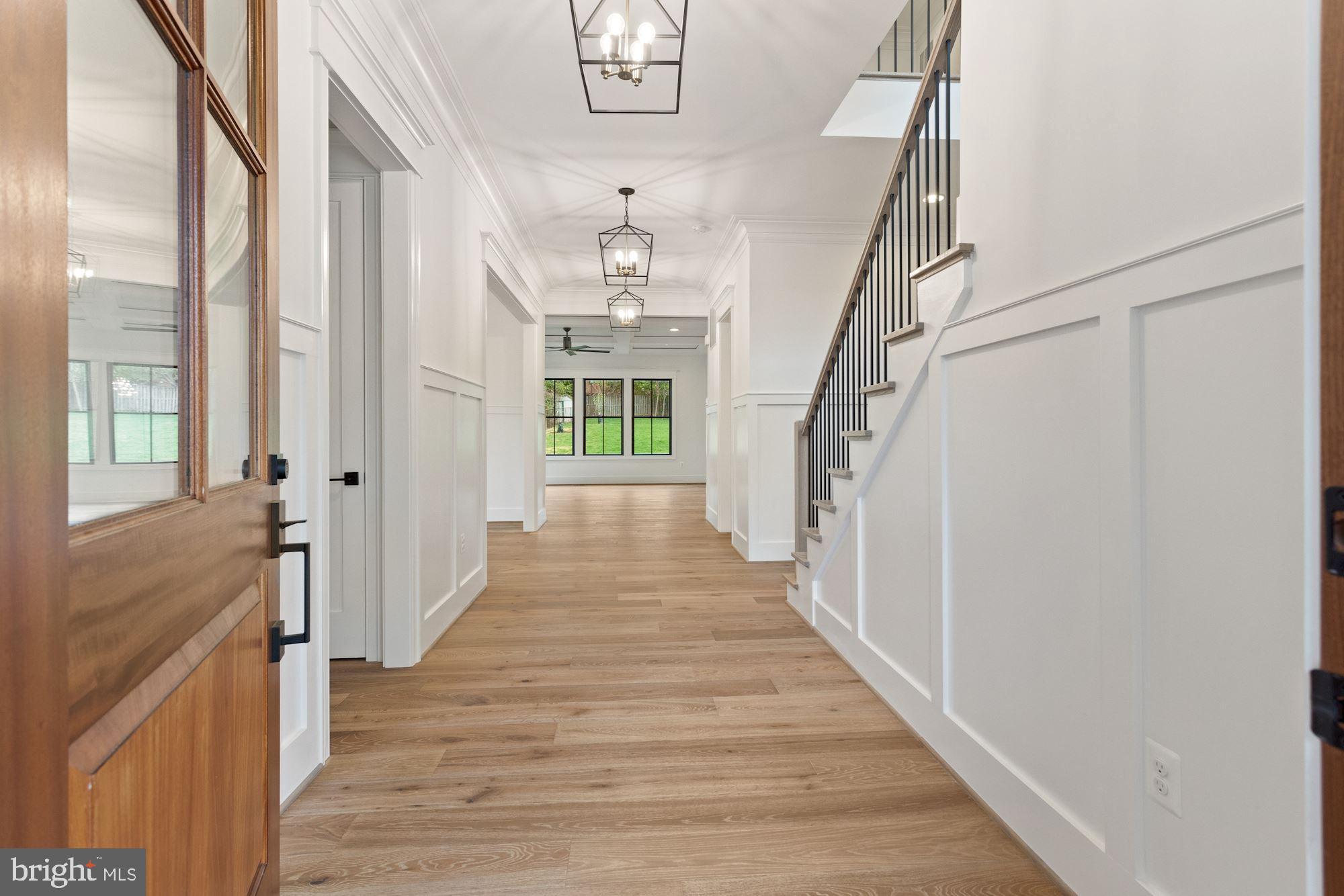 505 Ridge Road Southwest Vienna, VA 22180 - Photo 3 of 44