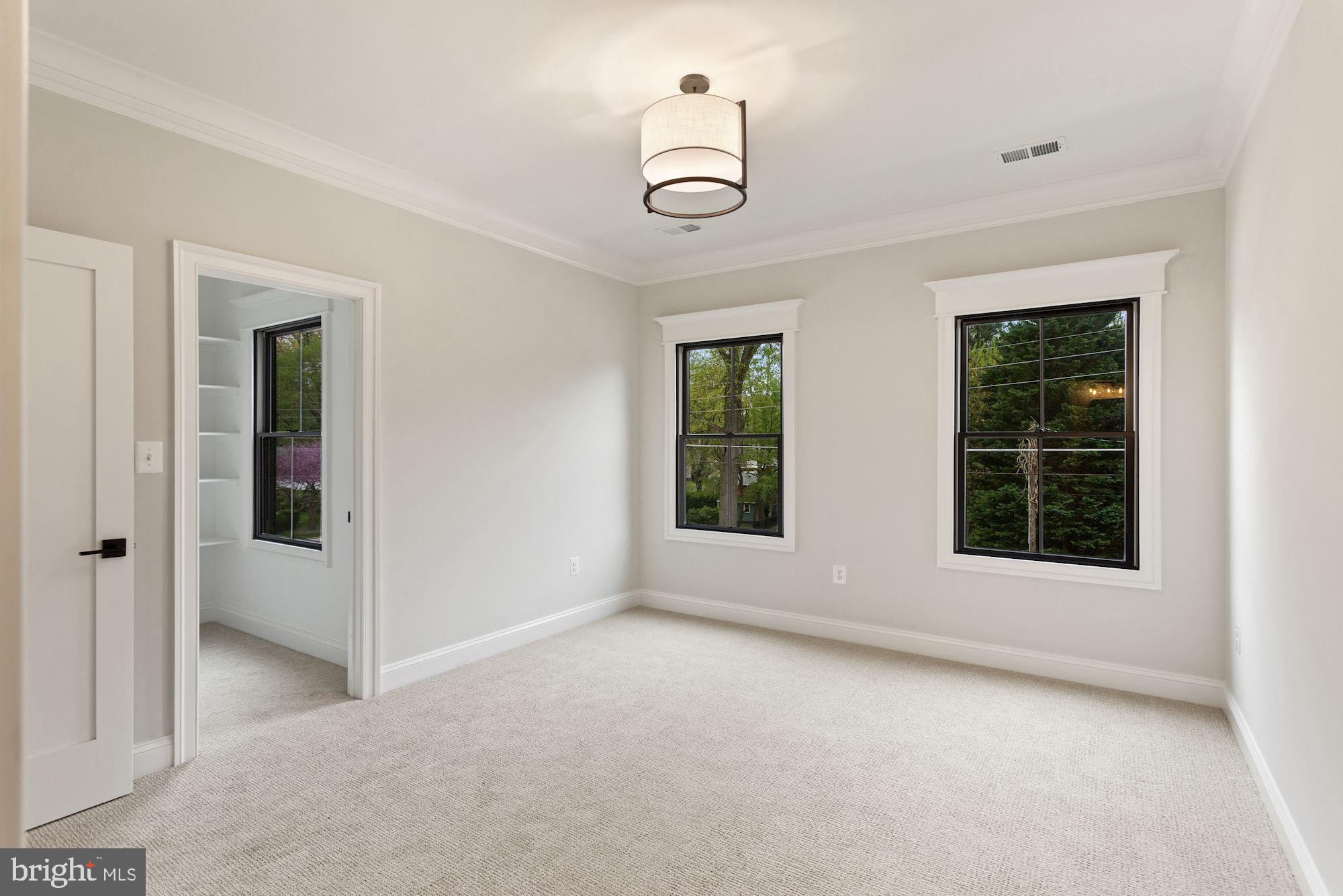 505 Ridge Road Southwest Vienna, VA 22180 - Photo 32 of 44