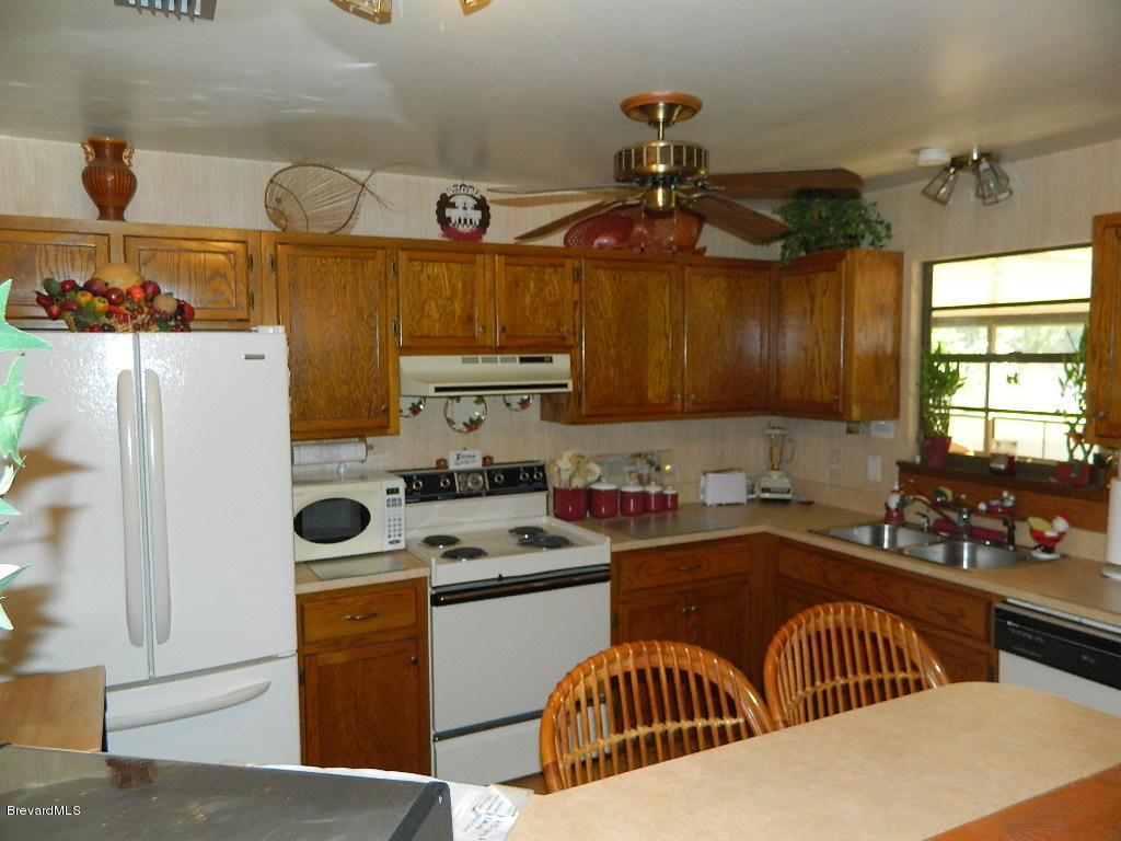 582 Rheine Road Northwest Palm Bay, FL 32907 - Photo 16 of 43 Rheine 015