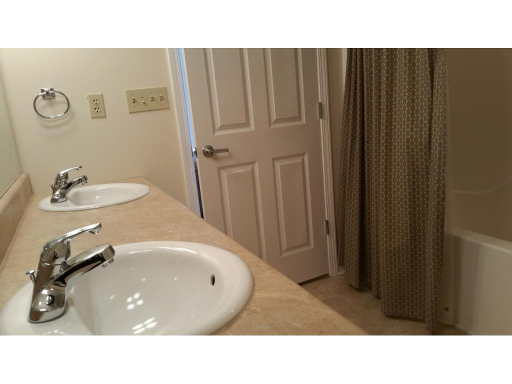 120 Raceday Centre, Unit 403 Bristol, TN 37620 - Photo 11 of 17 Different View of Bathroom