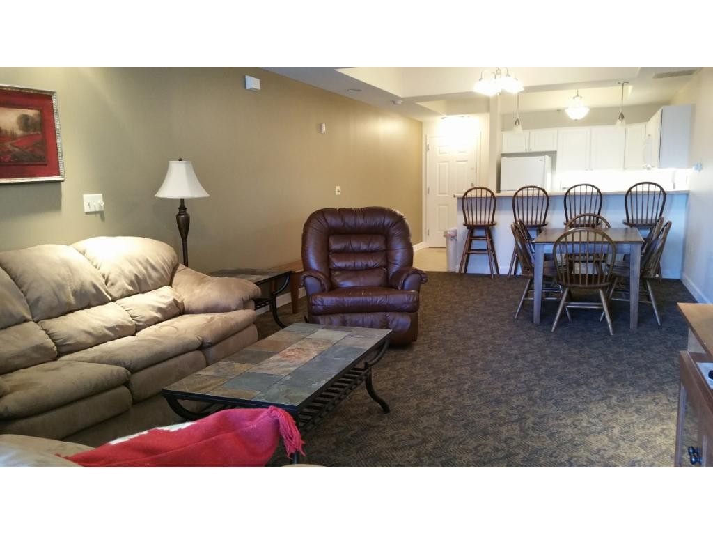 120 Raceday Centre, Unit 403 Bristol, TN 37620 - Photo 6 of 17 Living Space