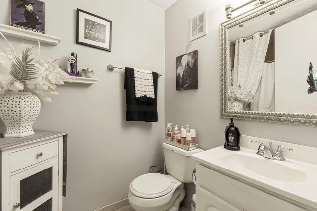 $245,500 | 18 East Old Willow Road, Unit 210N, Prospect Heights, IL 60070