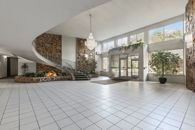 $245,500 | 18 East Old Willow Road, Unit 210N, Prospect Heights, IL 60070