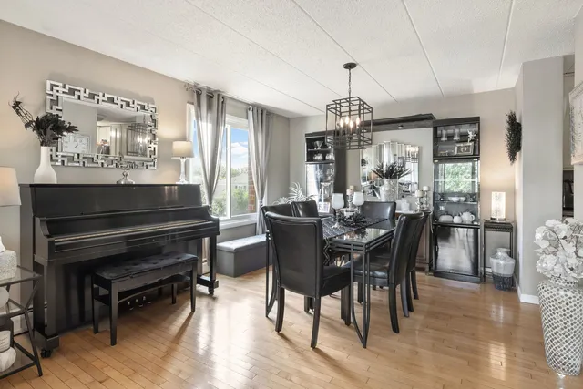 $245,500 | 18 East Old Willow Road, Unit 210N, Prospect Heights, IL 60070