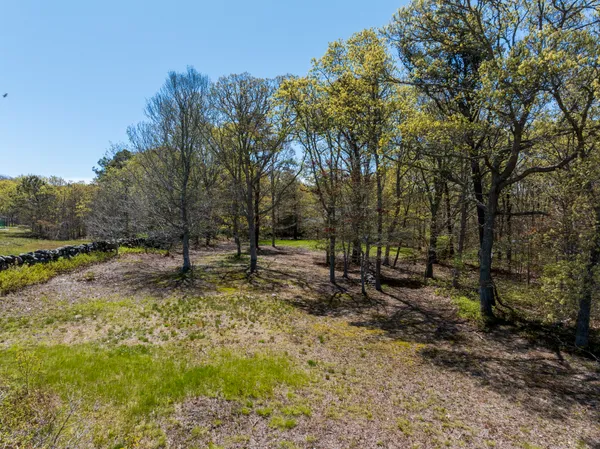 $1,250,000 | 15 Menemsha Inn Road, Chilmark, MA 02535