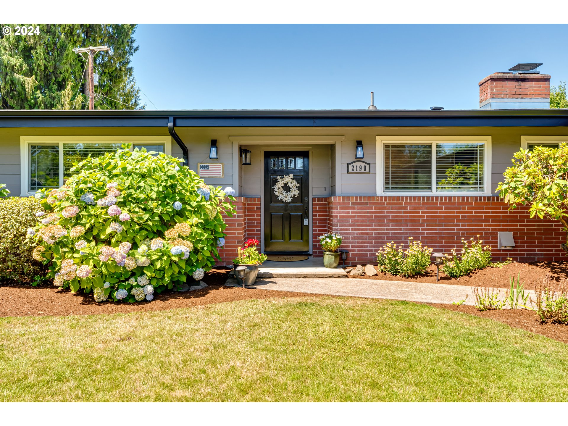 2190 Dalton Drive Eugene, OR 97404 - Photo 20 of 30 Entrance/Foyer