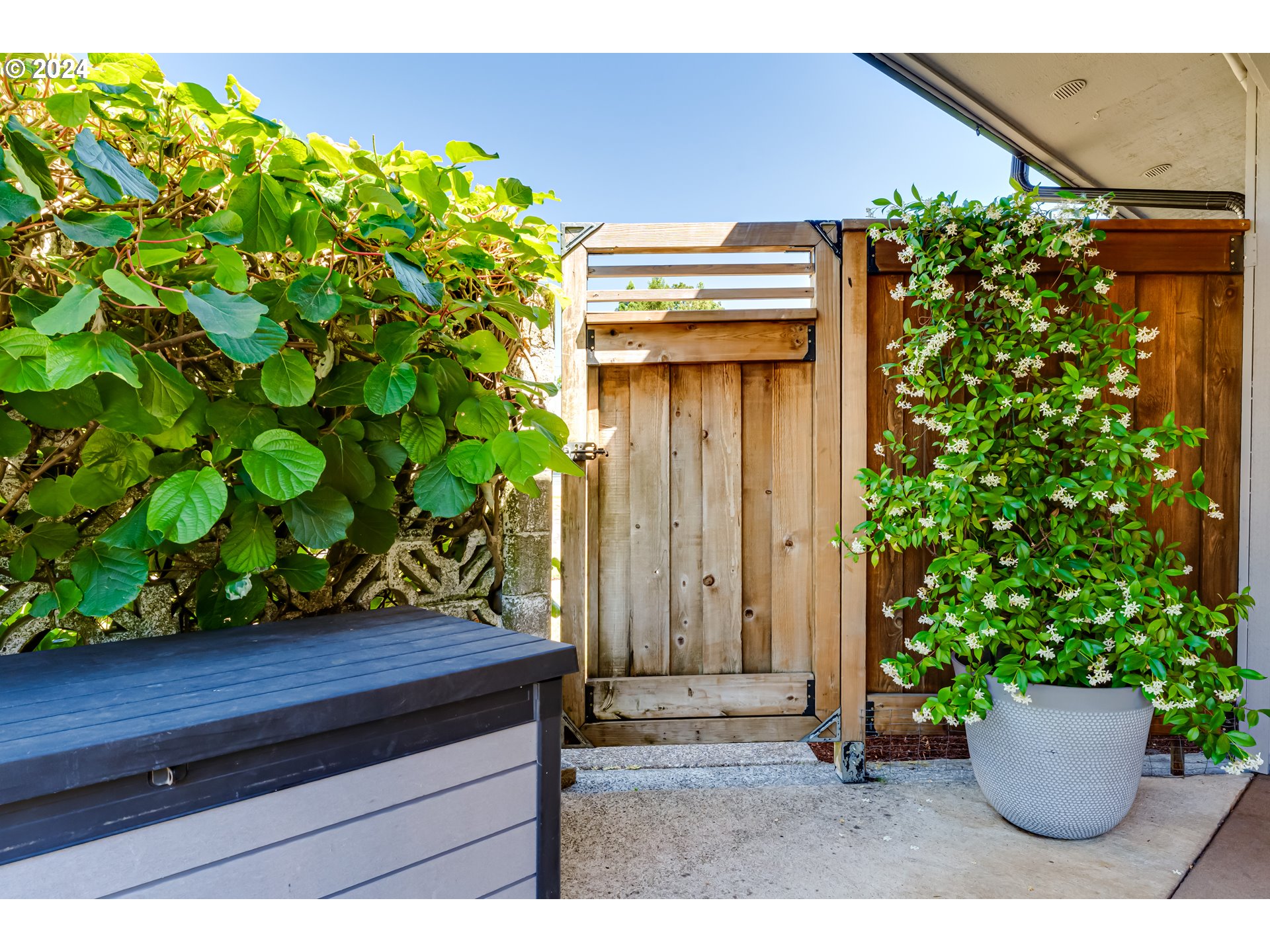 2190 Dalton Drive Eugene, OR 97404 - Photo 23 of 30 Backyard