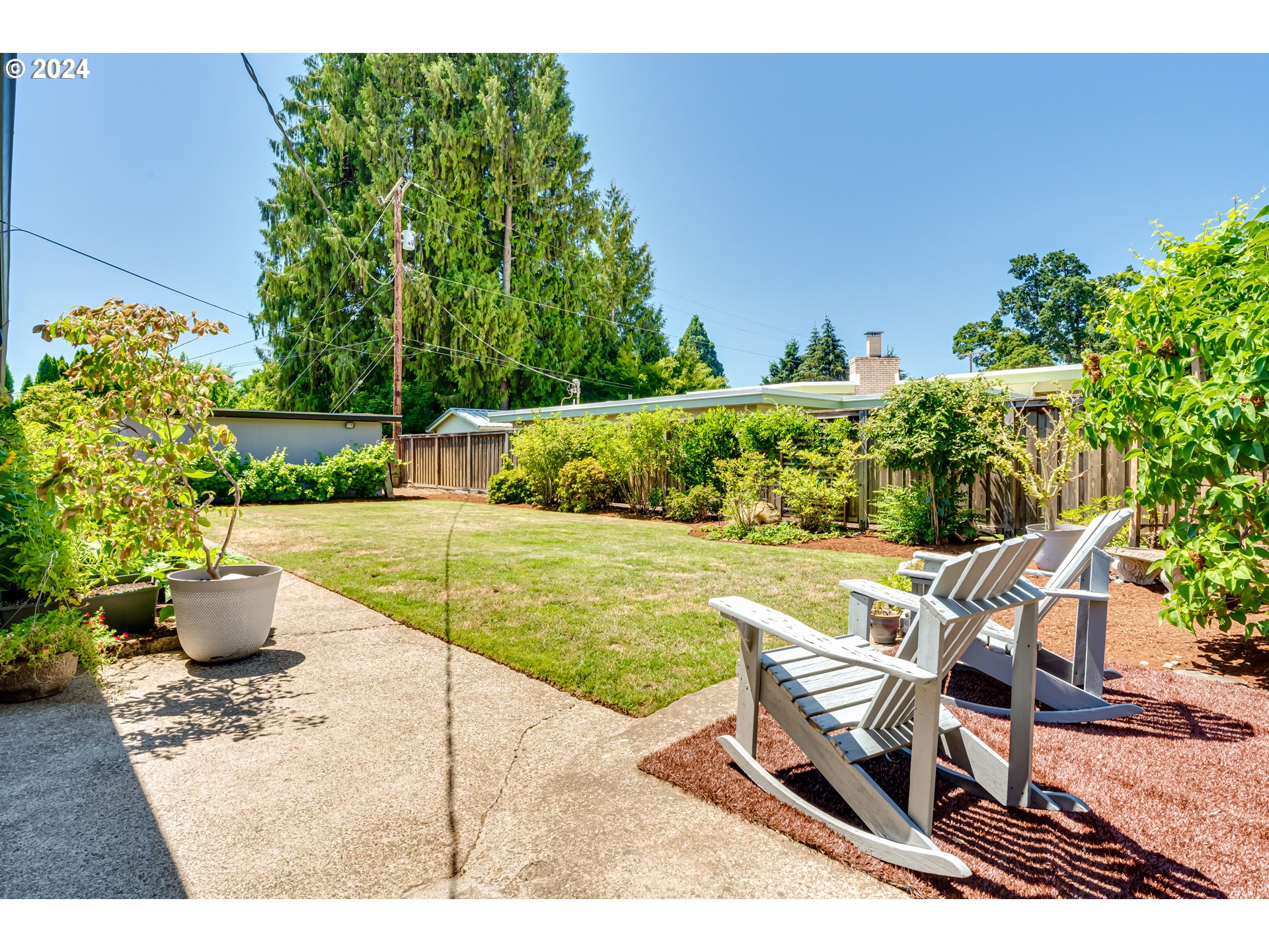 2190 Dalton Drive Eugene, OR 97404 - Photo 25 of 30 Backyard