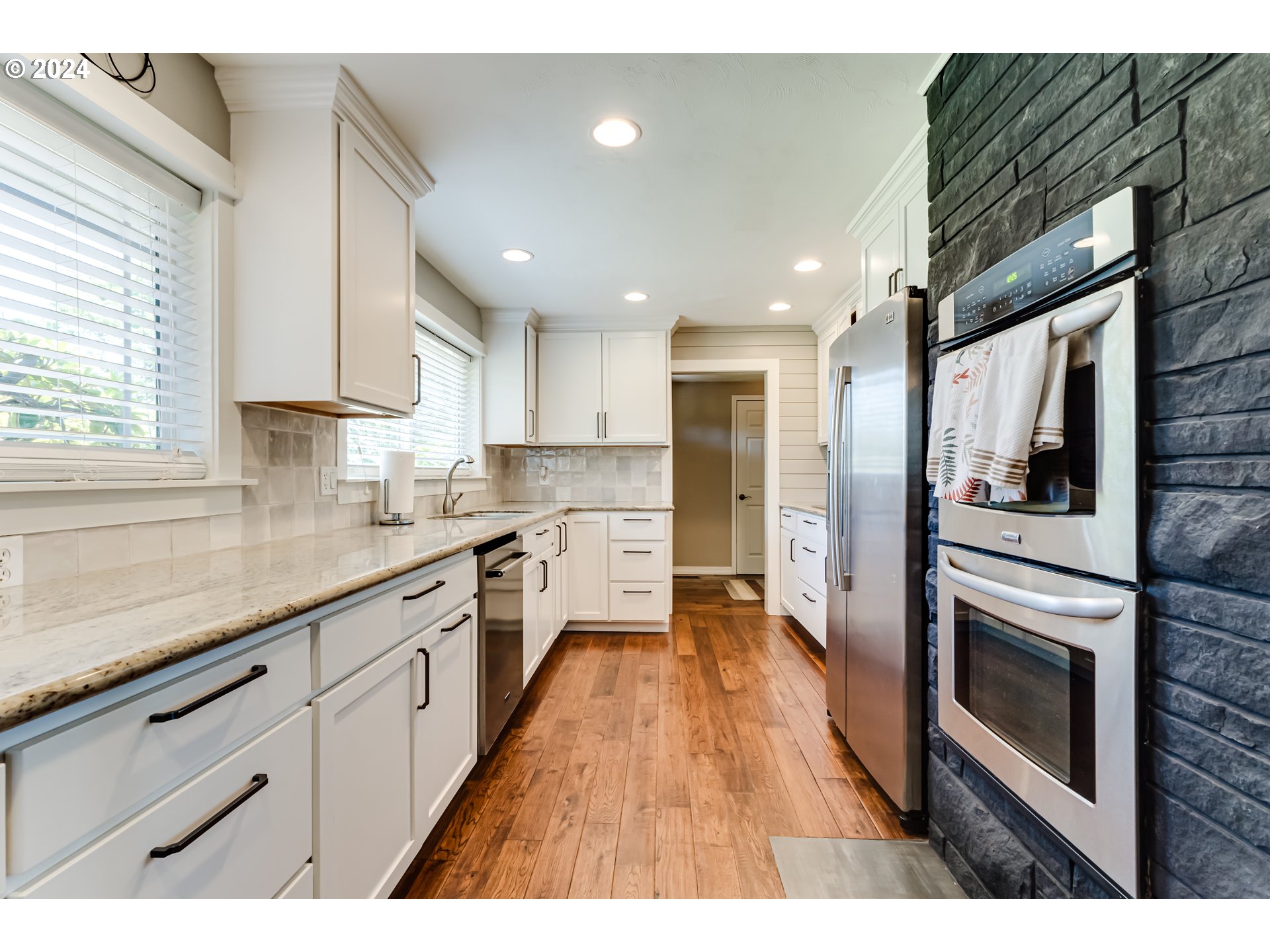 2190 Dalton Drive Eugene, OR 97404 - Photo 5 of 30 Kitchen