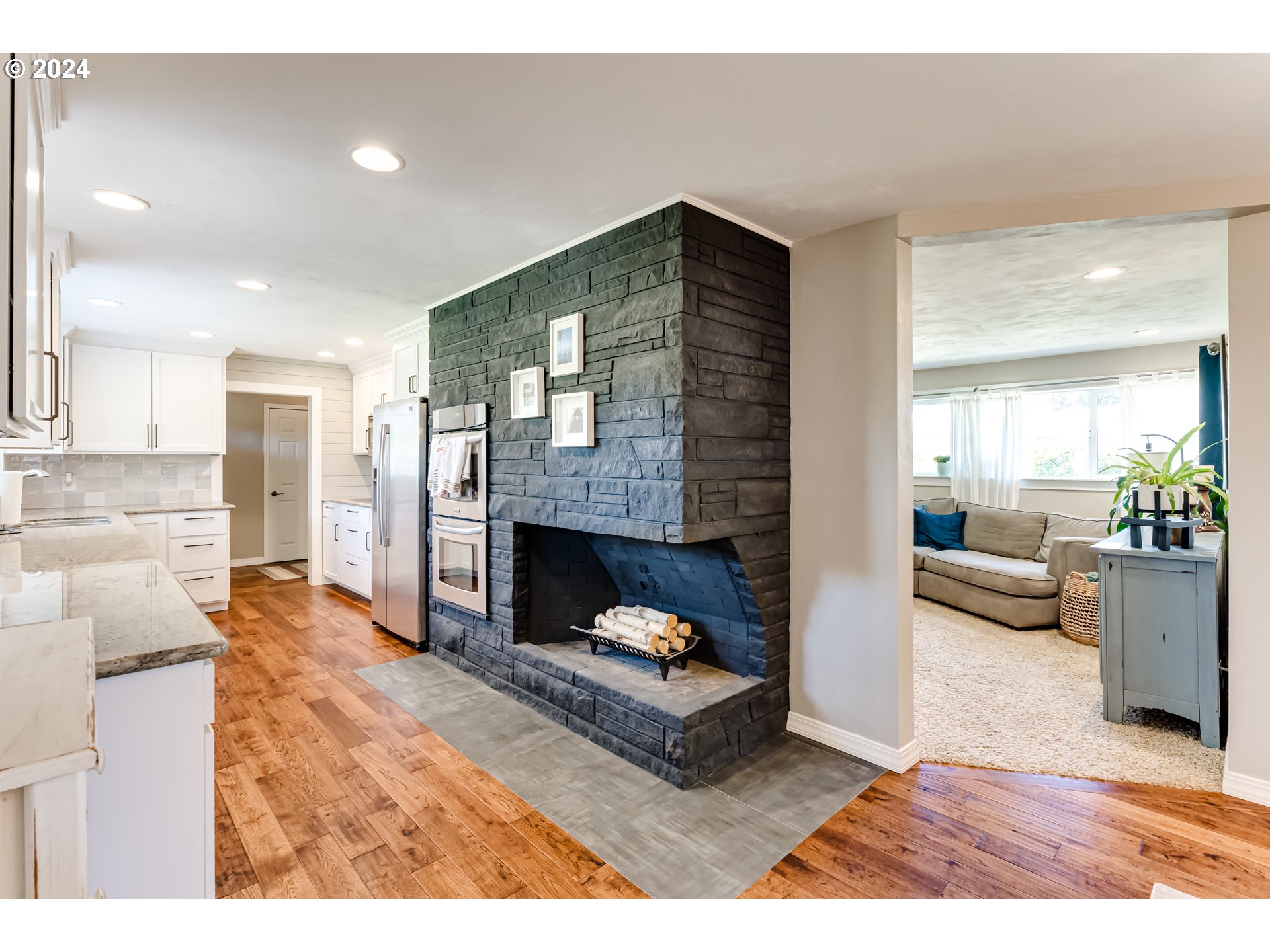 2190 Dalton Drive Eugene, OR 97404 - Photo 10 of 30 Fireplace