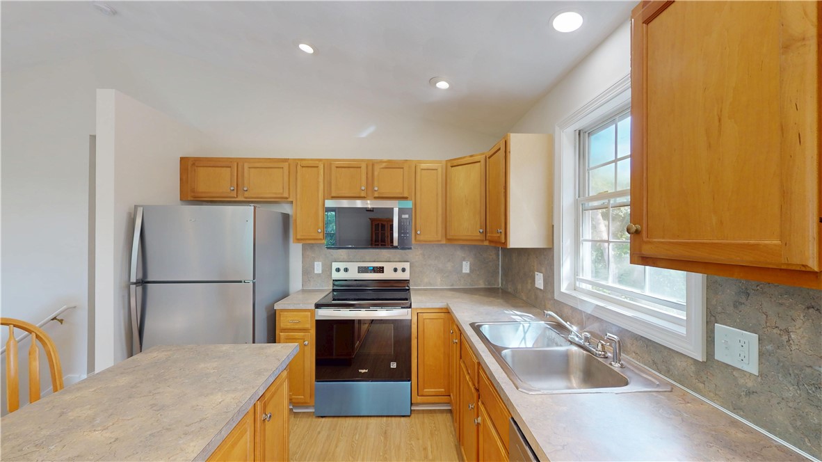 65 11th Avenue Woonsocket, RI 02895 - Photo 8 of 48