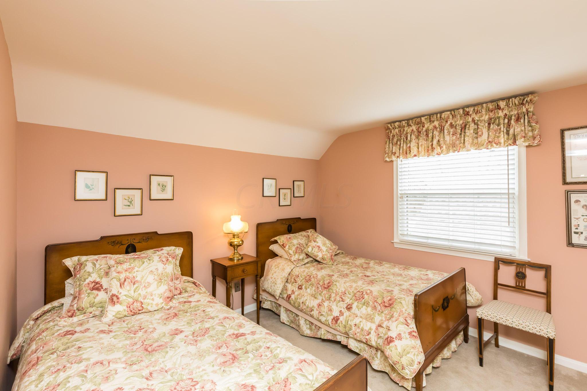1795 Barrington Road Columbus, OH 43221 - Photo 24 of 34