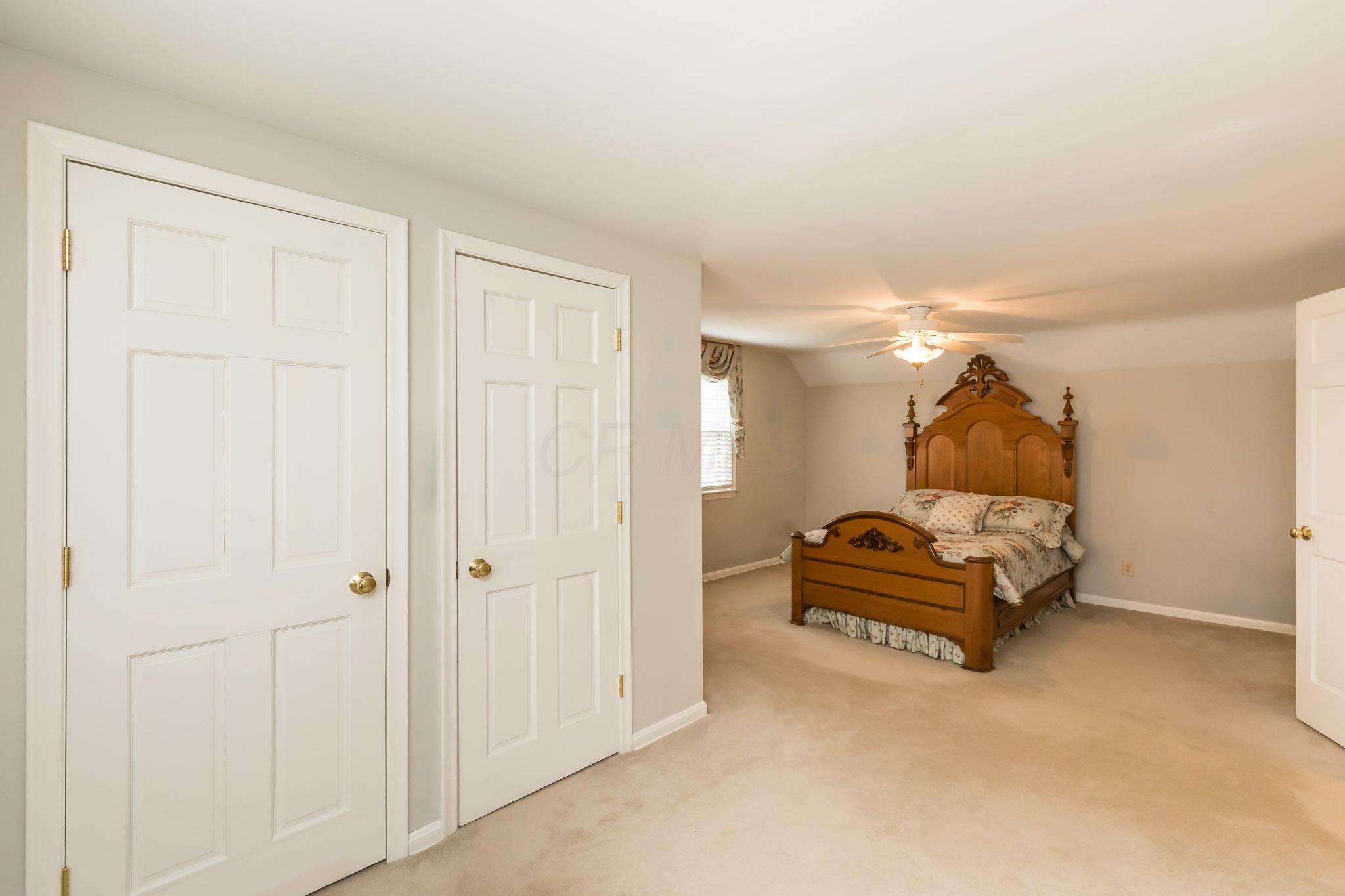 1795 Barrington Road Columbus, OH 43221 - Photo 28 of 34