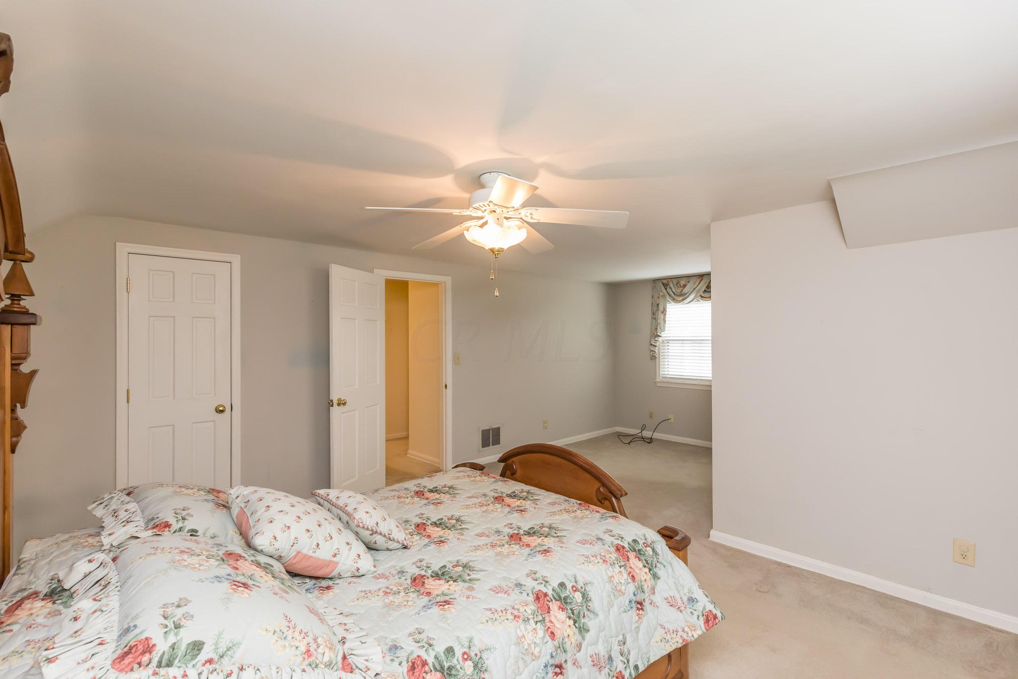 1795 Barrington Road Columbus, OH 43221 - Photo 29 of 34