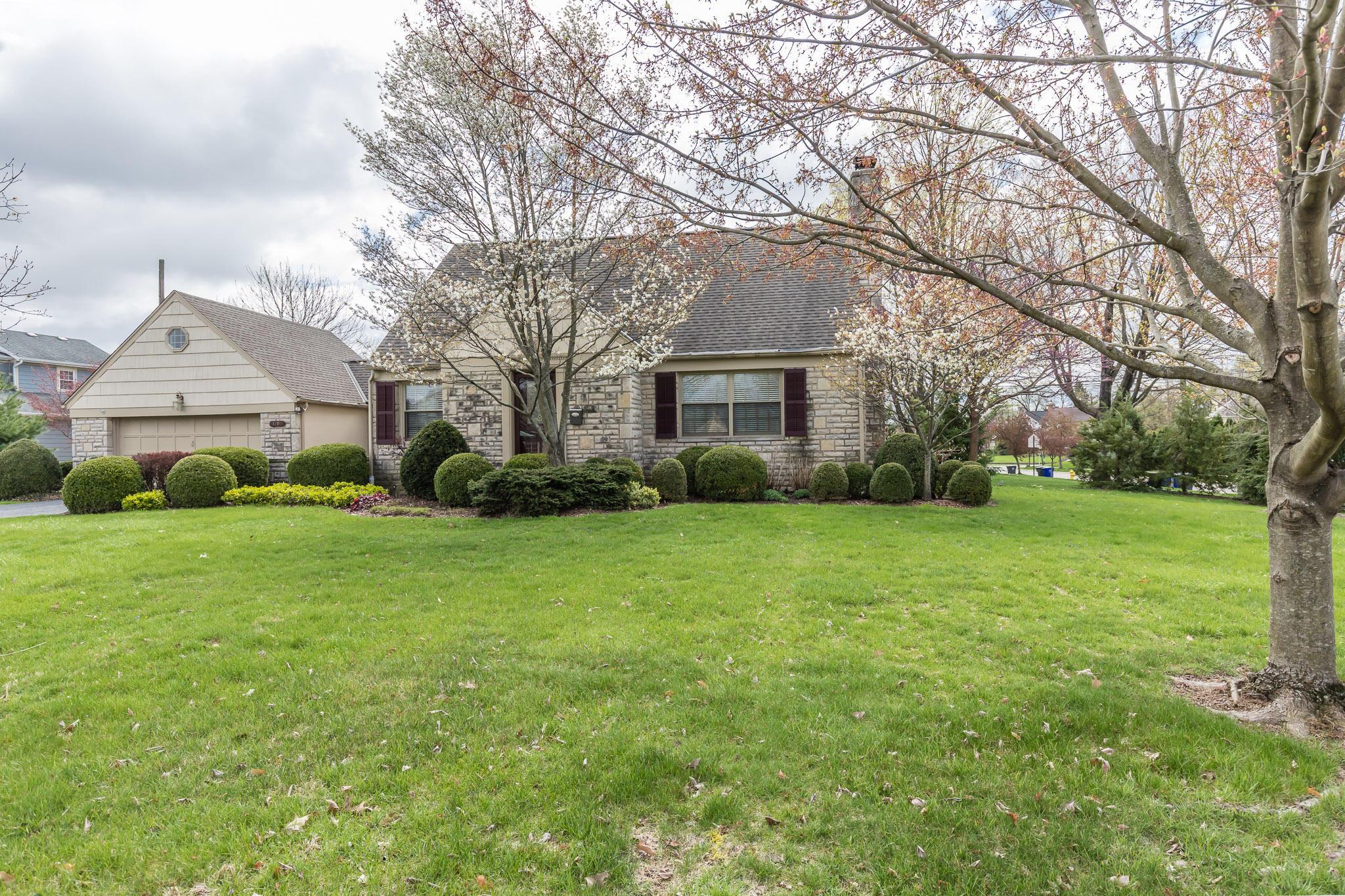 1795 Barrington Road Columbus, OH 43221 - Photo 3 of 34