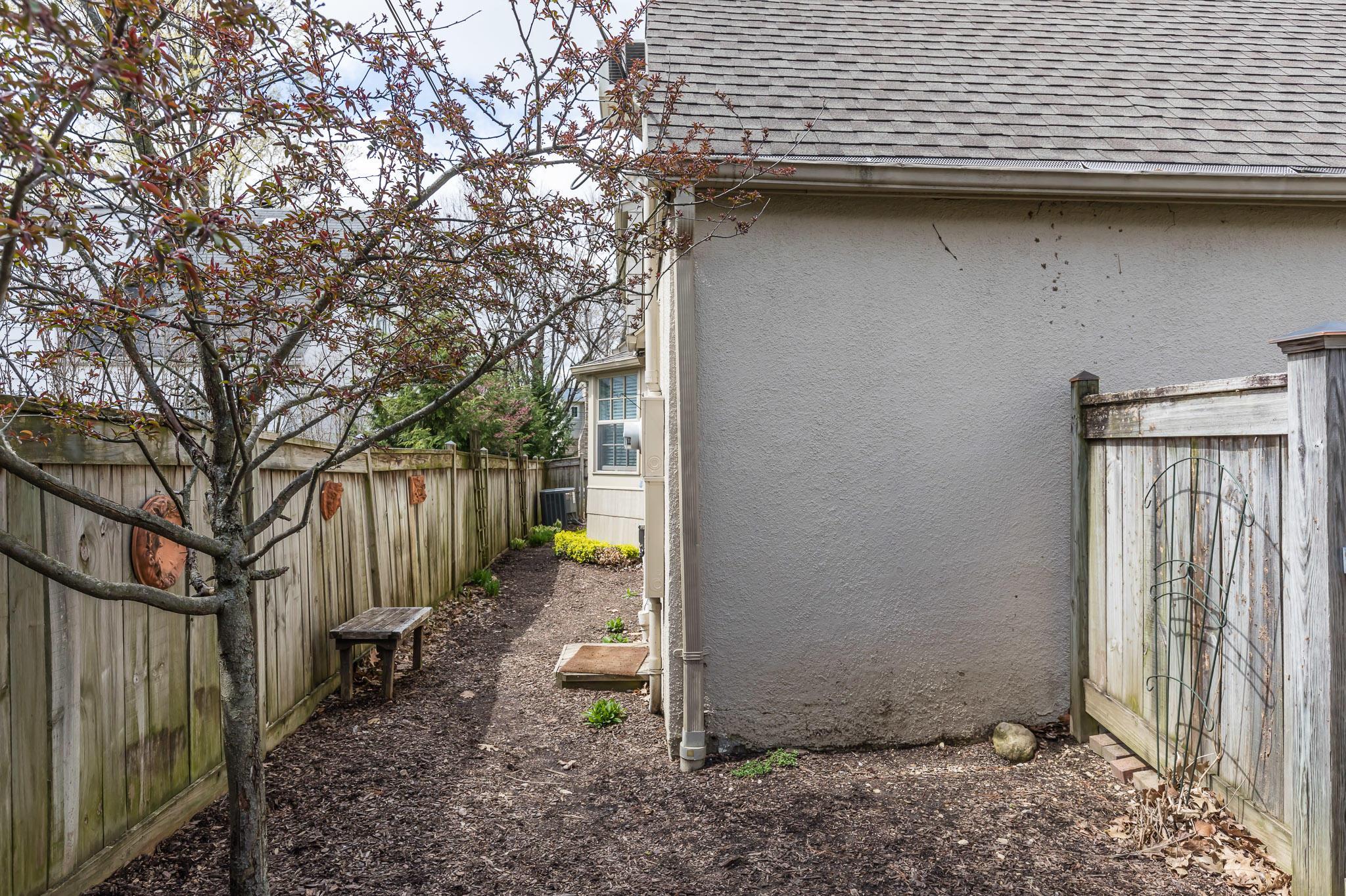 1795 Barrington Road Columbus, OH 43221 - Photo 34 of 34