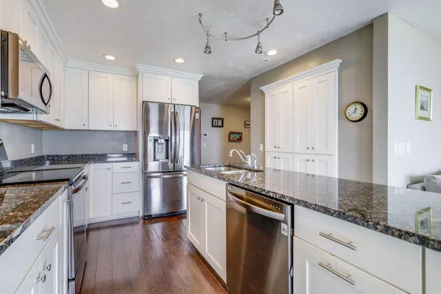 $489,900 | 743 Memorial Drive, Unit E, Manitowoc, WI 54220