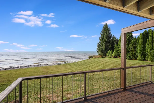 $489,900 | 743 Memorial Drive, Unit E, Manitowoc, WI 54220