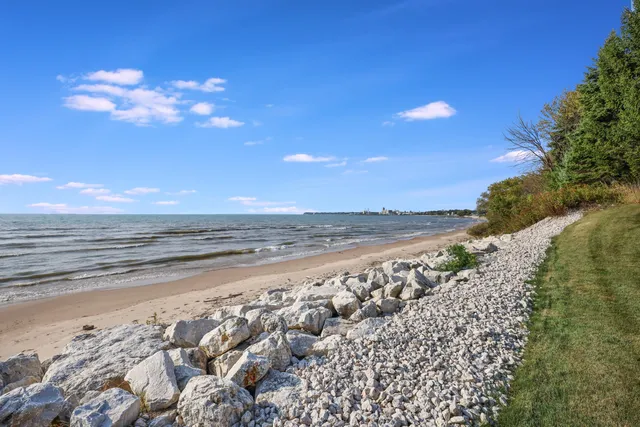 $489,900 | 743 Memorial Drive, Unit E, Manitowoc, WI 54220