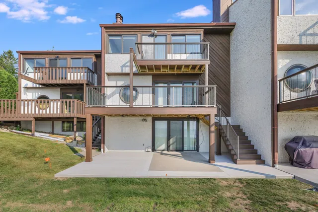 $489,900 | 743 Memorial Drive, Unit E, Manitowoc, WI 54220