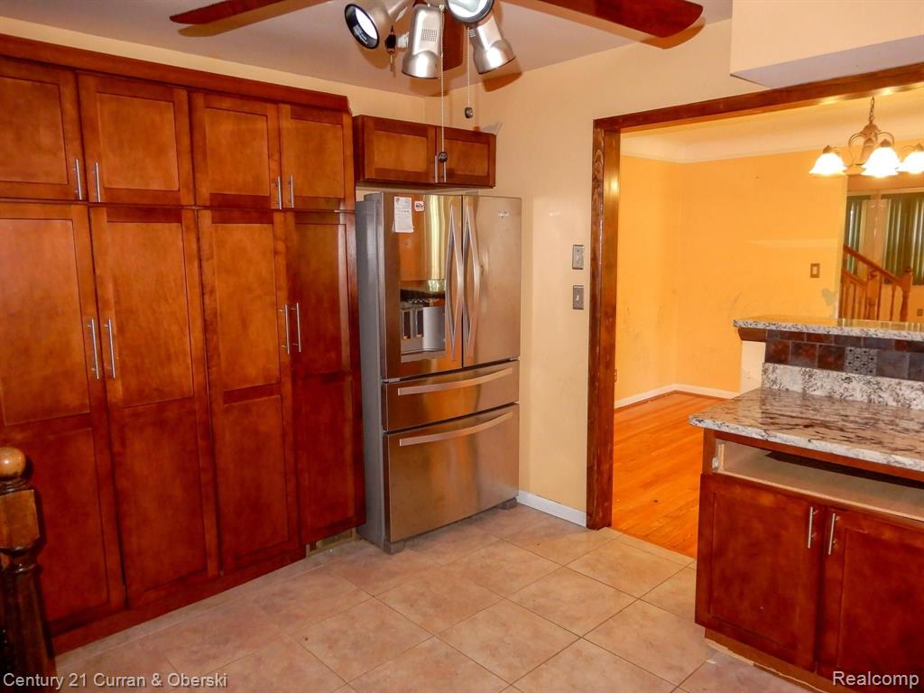 854 South Gulley Road Dearborn Heights, MI 48125 - Photo 7 of 25