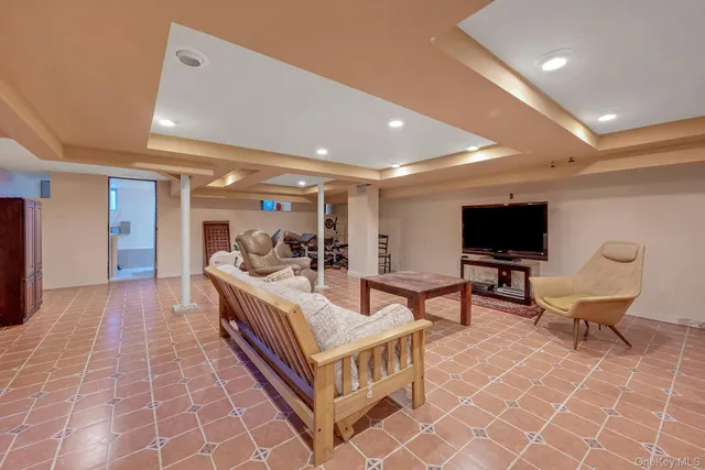 $1,650,000 | 45 Wilmot Road, New Rochelle, NY 10804