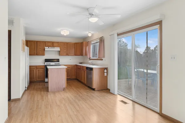 $428,900 | 728 Wildflower Circle, Naperville, IL 60540