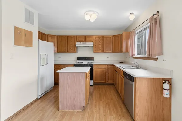 $428,900 | 728 Wildflower Circle, Naperville, IL 60540