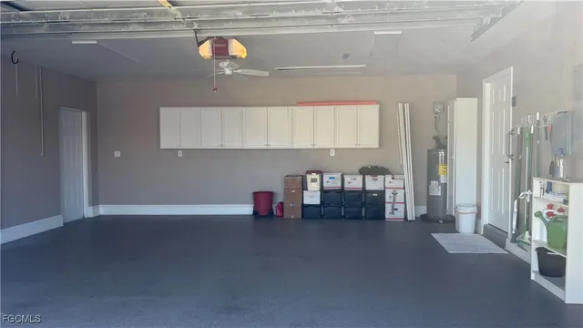 a view of livingroom with furniture