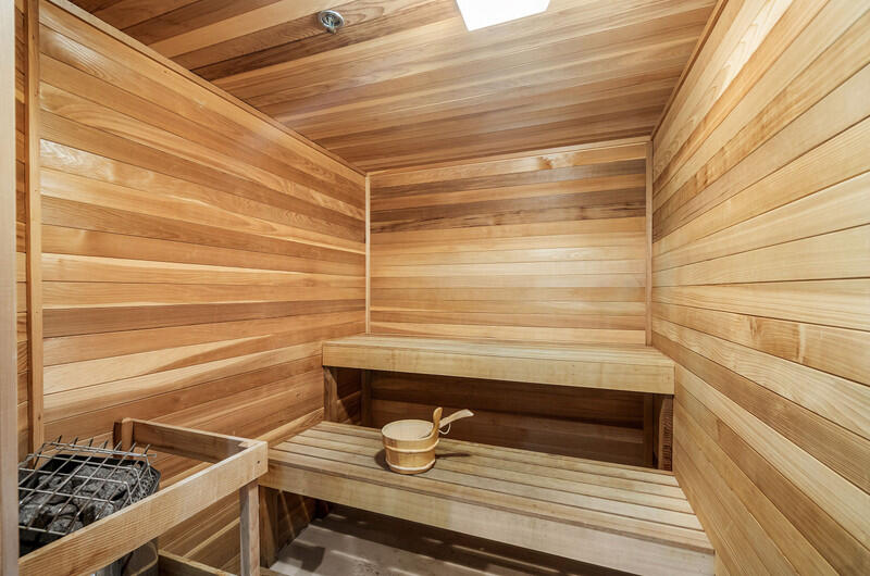 4600 North Ocean Drive, Unit 1603 Singer Island, FL 33404 - Photo 35 of 43 a view of small space