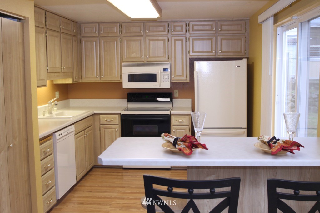 2326 Camas Avenue Northeast Renton, WA 98056 - Photo 4 of 8 Gallery Image 4