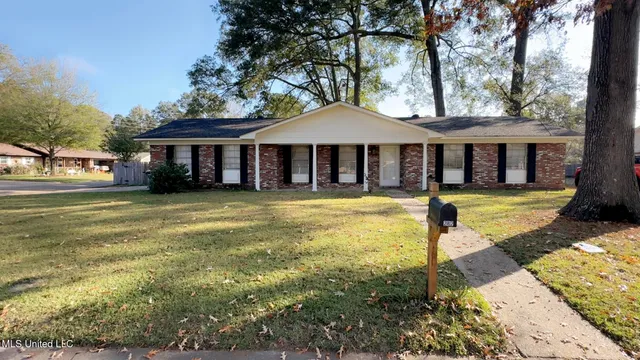 $214,900 | 282 Belaire Drive, Pearl, MS 39208