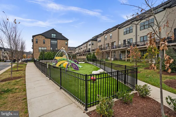 $385,000 | 6301 Edsall Road, Unit 500, Alexandria, VA 22312