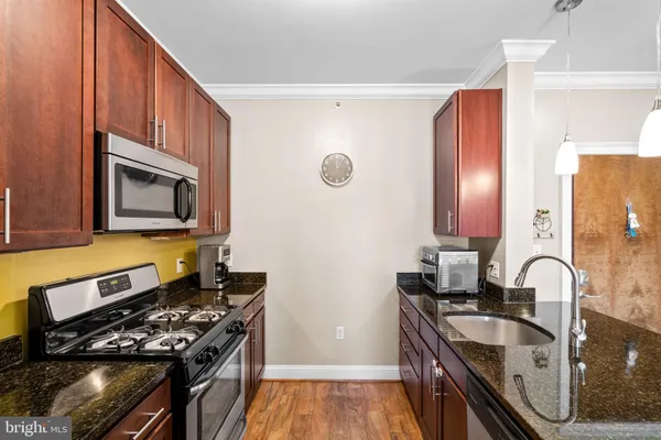 $385,000 | 6301 Edsall Road, Unit 500, Alexandria, VA 22312